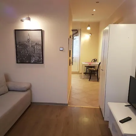 Centrum Noclegowe 3 Apartment *